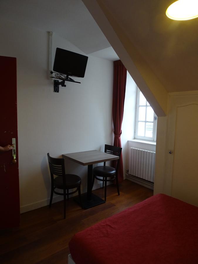 Hotel Restaurant Du Commerce La Gouesniere Room photo